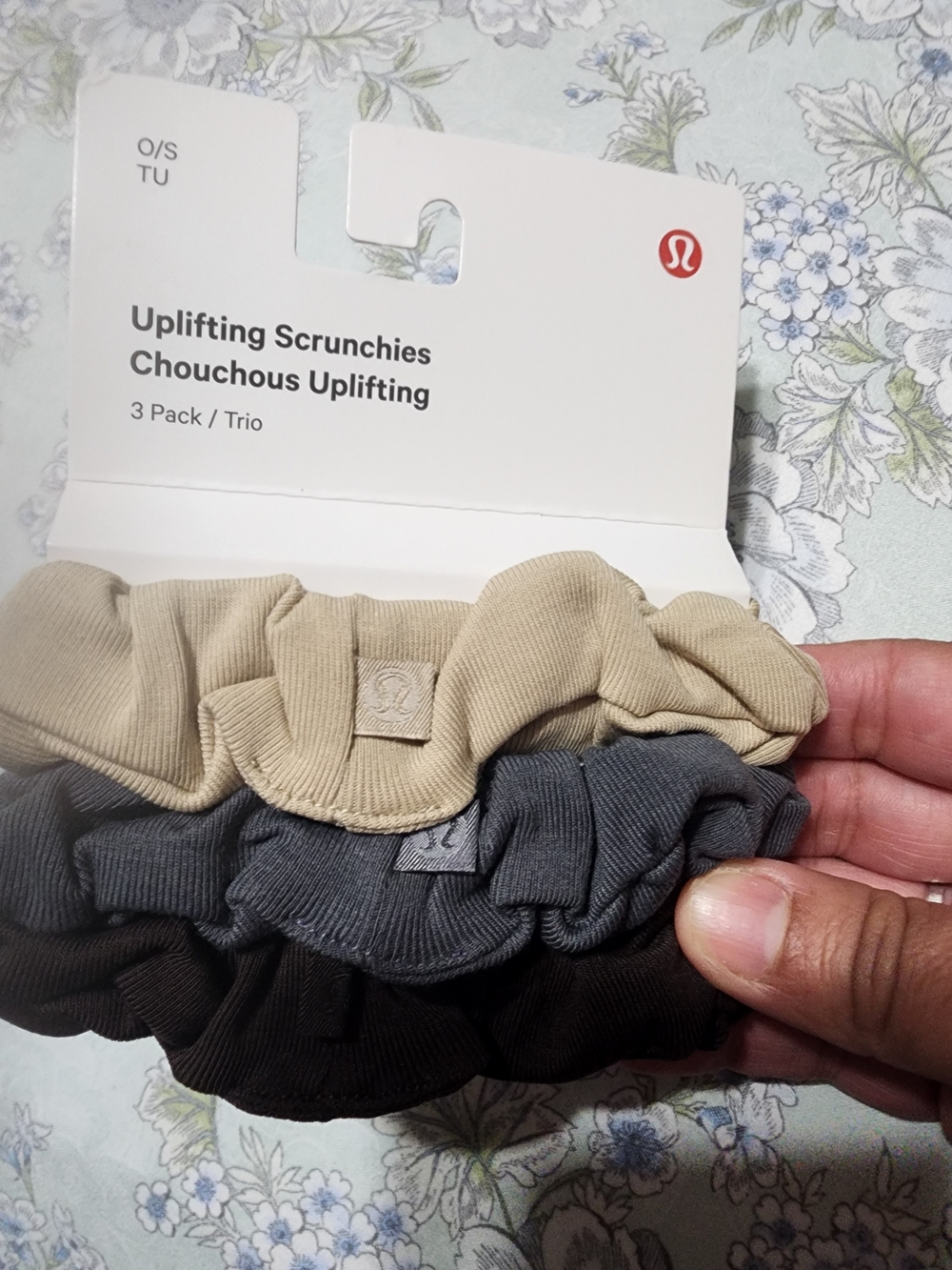 lululemon athletica Uplifting Scrunchies 3-Pack in Beige, Gray, Black